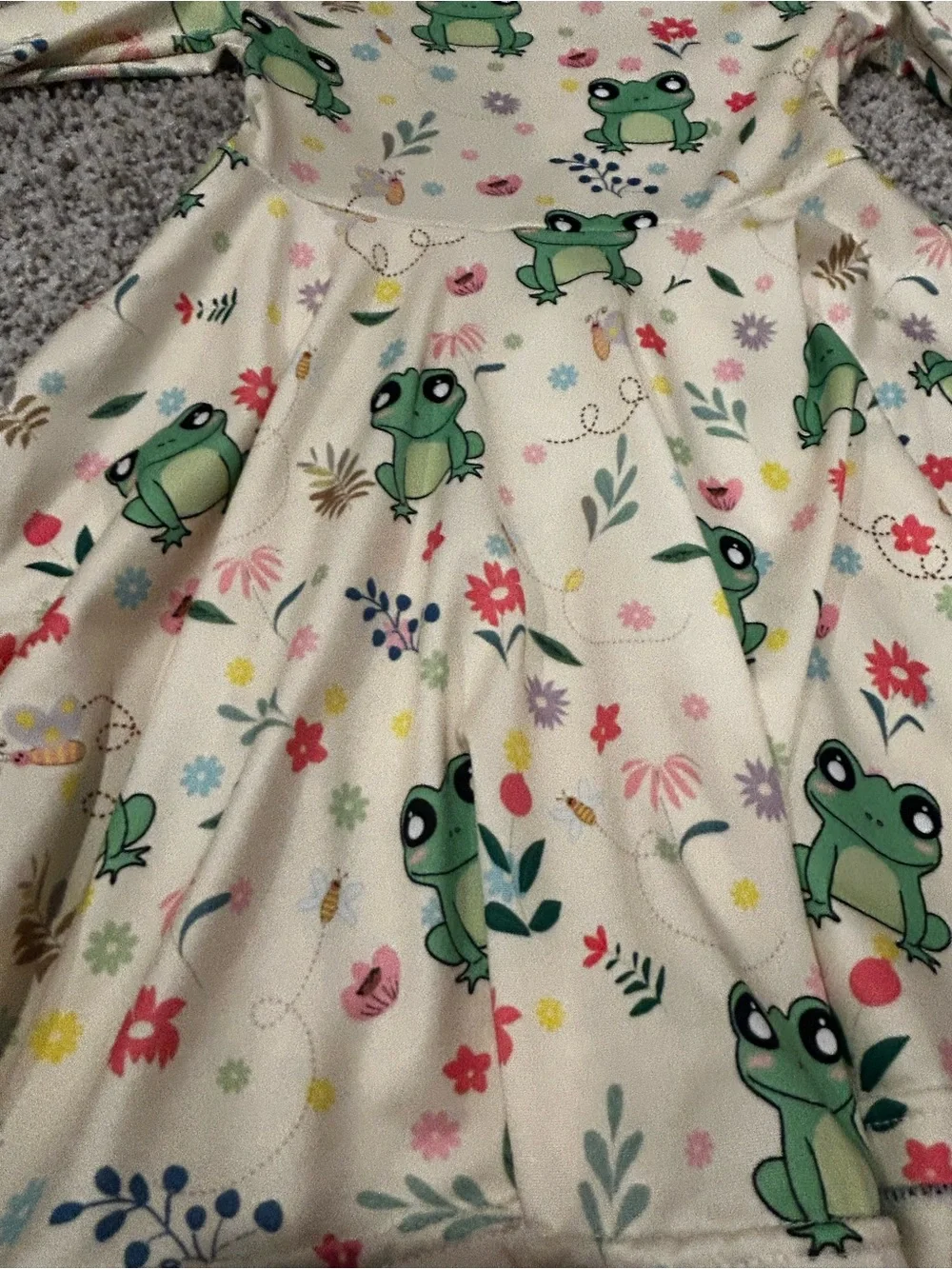 Long-Sleeve kids Dress with Frog Print size small 6